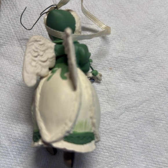 Hallmark 1997 Snowdrop Angel - Picture 3 of 4